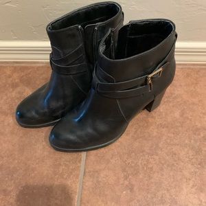 Sperry black leather ankle boots